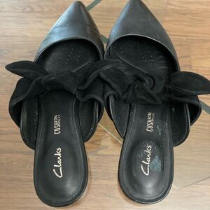Clarks Laina 15 mule black leather bow pointy toe